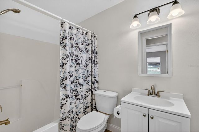 36 BAY RIDGE LOOP, Mascotte, FL 34753