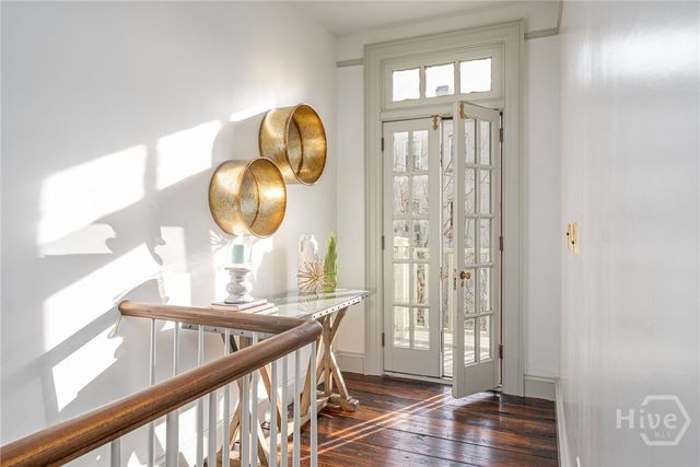 110 W Taylor Street, Savannah, GA 31401