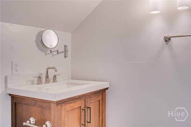 110 W Taylor Street, Savannah, GA 31401