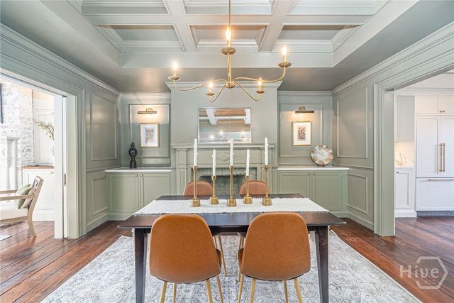 110 W Taylor Street, Savannah, GA 31401