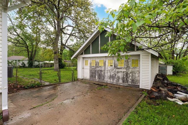 1615 West Nichols Street, Springfield, MO 65802