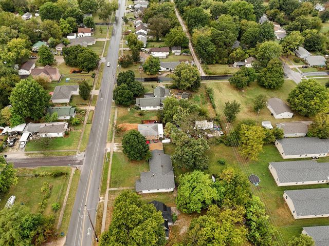 1615 West Nichols Street, Springfield, MO 65802