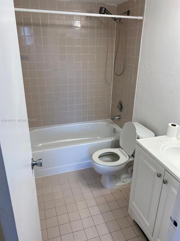 8240 SW 210th St 111, Cutler Bay, FL 33189