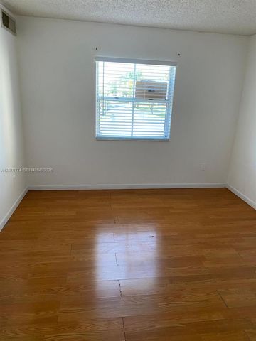 8240 SW 210th St 111, Cutler Bay, FL 33189