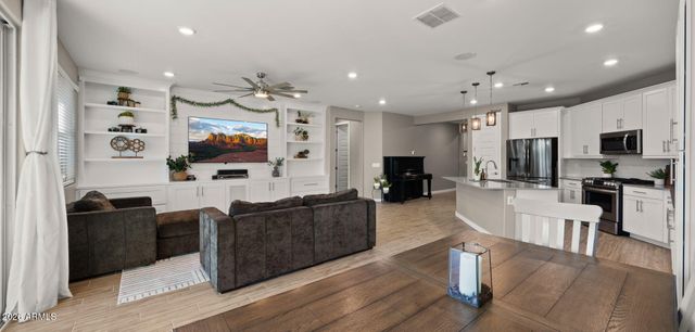 9741 E RESEARCH Avenue, Mesa, AZ 85212