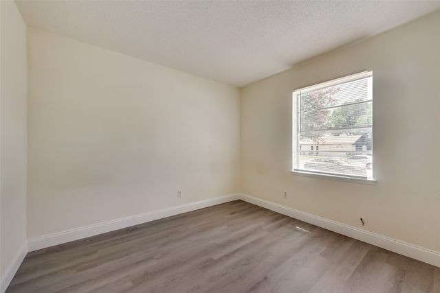 1049 Eastwood Drive, Lewisville, TX 75067