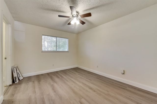 1049 Eastwood Drive, Lewisville, TX 75067