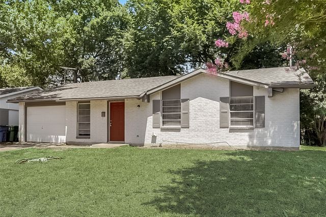 1049 Eastwood Drive, Lewisville, TX 75067