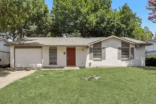 1049 Eastwood Drive, Lewisville, TX 75067