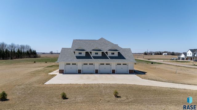 27203 Cedar Ridge Ct, Harrisburg, SD 57032