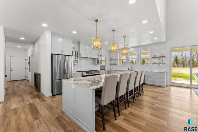 27203 Cedar Ridge Ct, Harrisburg, SD 57032