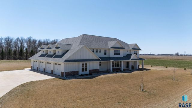 27203 Cedar Ridge Ct, Harrisburg, SD 57032