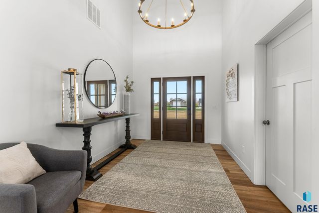 27203 Cedar Ridge Ct, Harrisburg, SD 57032