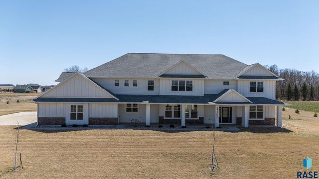 27203 Cedar Ridge Ct, Harrisburg, SD 57032
