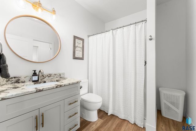 27203 Cedar Ridge Ct, Harrisburg, SD 57032