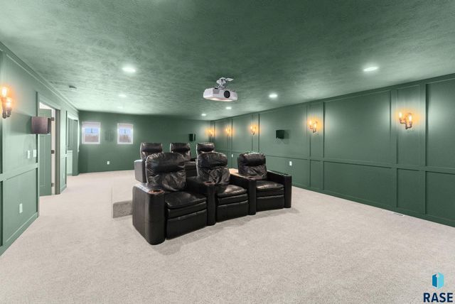27203 Cedar Ridge Ct, Harrisburg, SD 57032