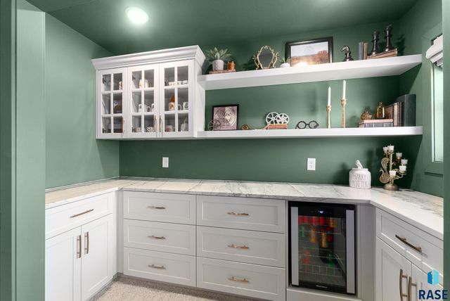 27203 Cedar Ridge Ct, Harrisburg, SD 57032