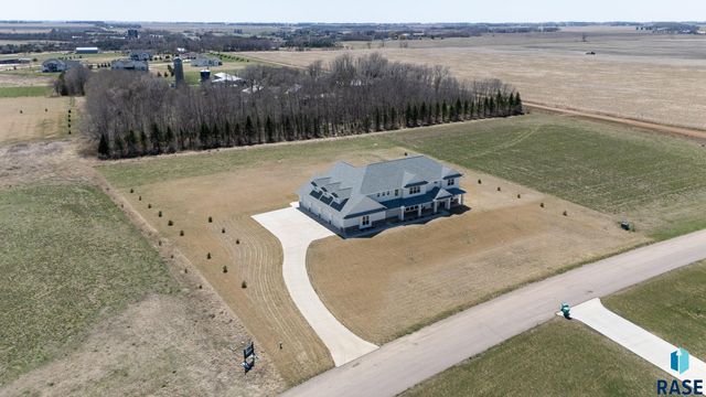 27203 Cedar Ridge Ct, Harrisburg, SD 57032