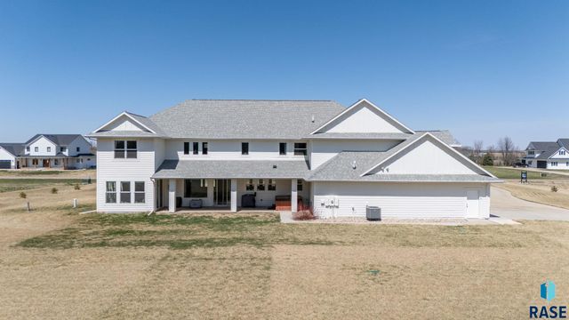 27203 Cedar Ridge Ct, Harrisburg, SD 57032