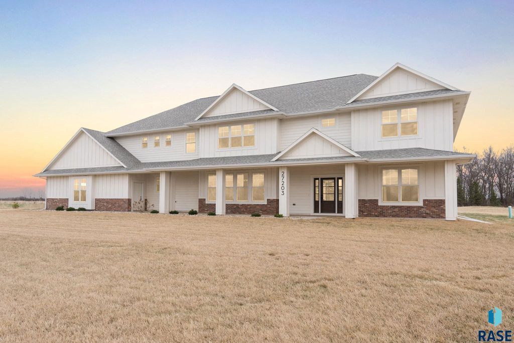 27203 Cedar Ridge Ct, Harrisburg, SD 57032