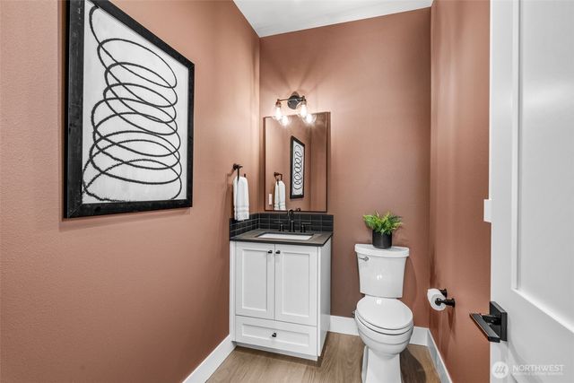 429 Ton-A-Wan-Da Avenue NE, Tacoma, WA 98422