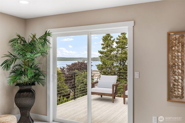 429 Ton-A-Wan-Da Avenue NE, Tacoma, WA 98422