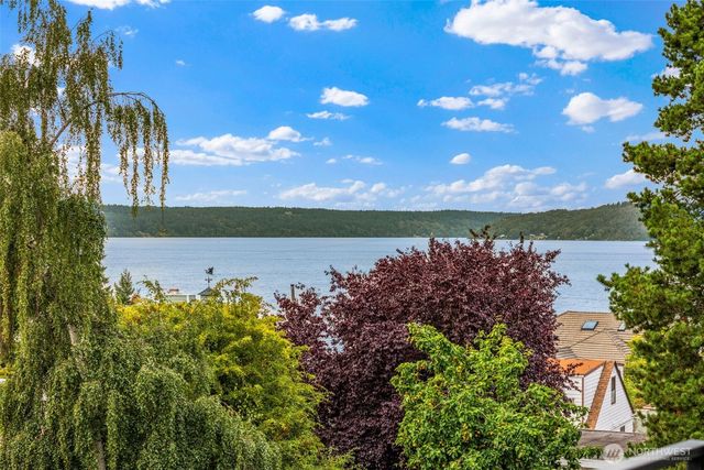 429 Ton-A-Wan-Da Avenue NE, Tacoma, WA 98422