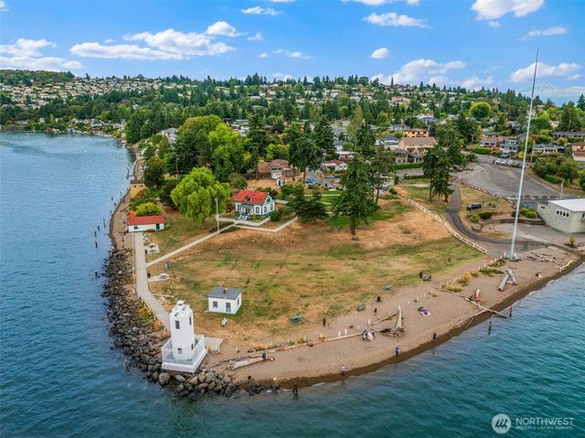 429 Ton-A-Wan-Da Avenue NE, Tacoma, WA 98422