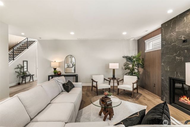 429 Ton-A-Wan-Da Avenue NE, Tacoma, WA 98422