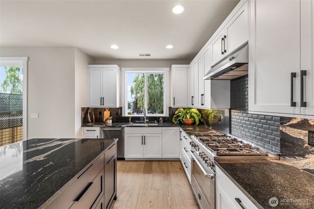 429 Ton-A-Wan-Da Avenue NE, Tacoma, WA 98422