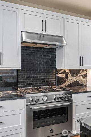 429 Ton-A-Wan-Da Avenue NE, Tacoma, WA 98422