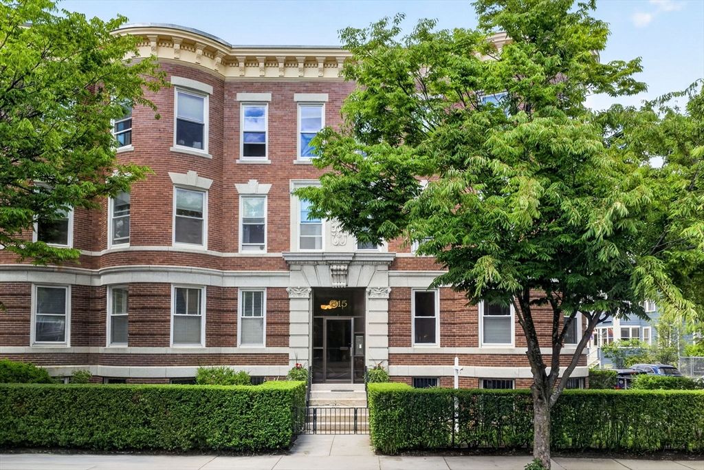 815 Centre Street 1, Boston, MA 02130