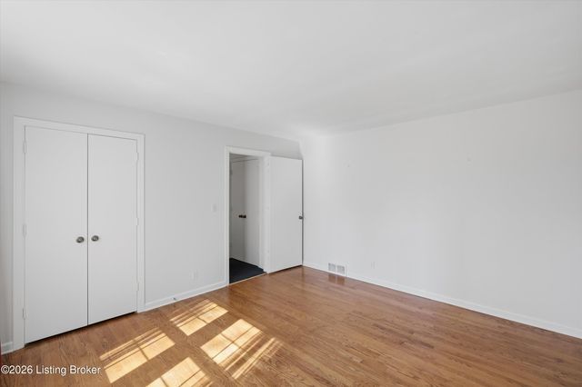 3206 Brownsboro Vista Dr, Louisville, KY 40242