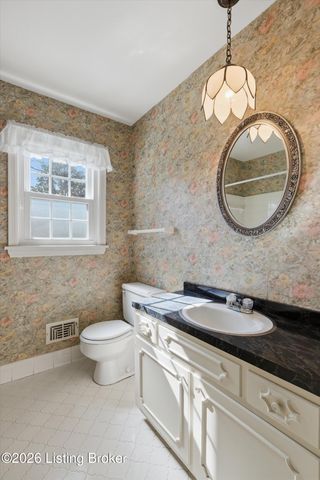 3206 Brownsboro Vista Dr, Louisville, KY 40242