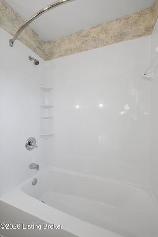 3206 Brownsboro Vista Dr, Louisville, KY 40242