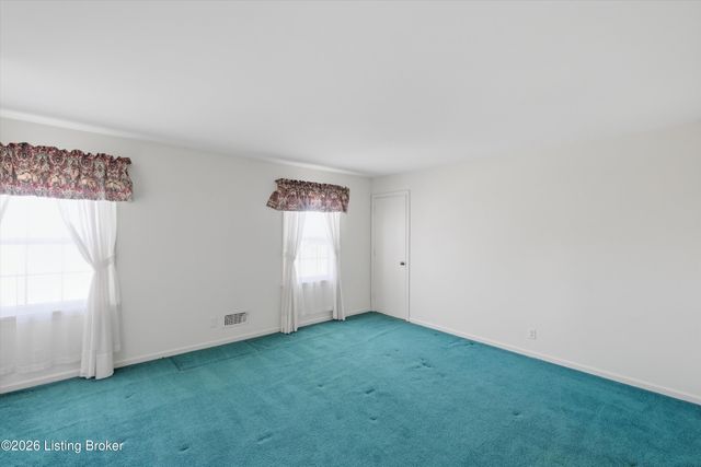 3206 Brownsboro Vista Dr, Louisville, KY 40242