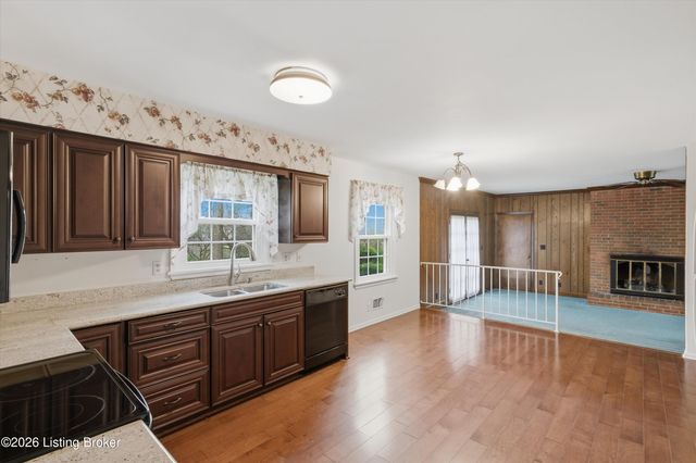 3206 Brownsboro Vista Dr, Louisville, KY 40242