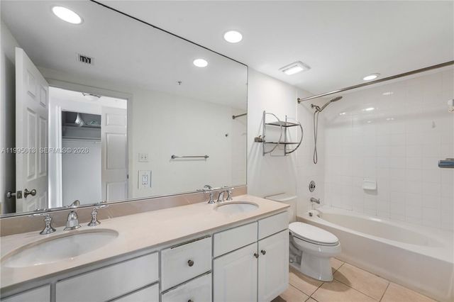 2000 N Bayshore Dr 702, Miami, FL 33137