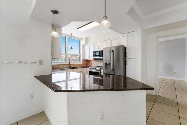 2000 N Bayshore Dr 702, Miami, FL 33137