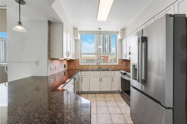 2000 N Bayshore Dr 702, Miami, FL 33137