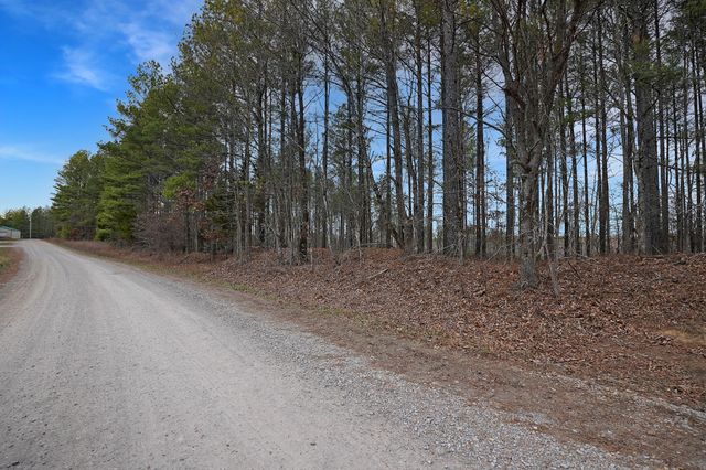 27 Shores Trail, Stewart, TN 37175