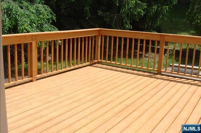 19 Vivian Lane, Closter, NJ 07624