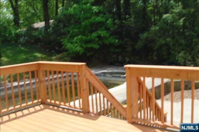19 Vivian Lane, Closter, NJ 07624