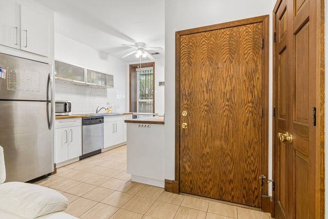 869 N LaSalle Street 2, Chicago, IL 60610