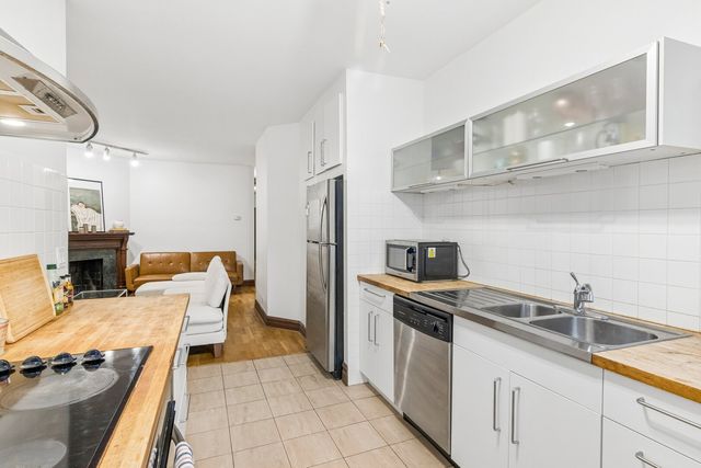869 N LaSalle Street 2, Chicago, IL 60610