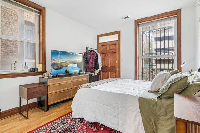 869 N LaSalle Street 2, Chicago, IL 60610