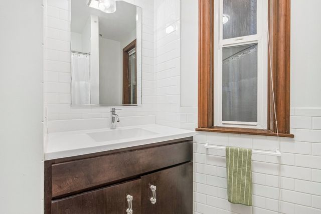 869 N LaSalle Street 2, Chicago, IL 60610