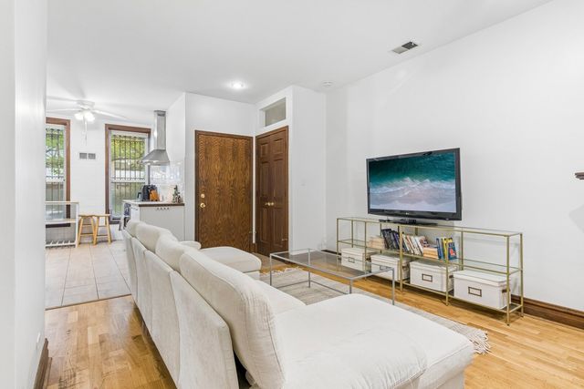 869 N LaSalle Street 2, Chicago, IL 60610