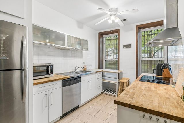 869 N LaSalle Street 2, Chicago, IL 60610