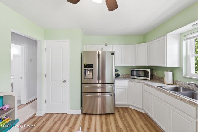 4001 Mud Ln, Louisville, KY 40229